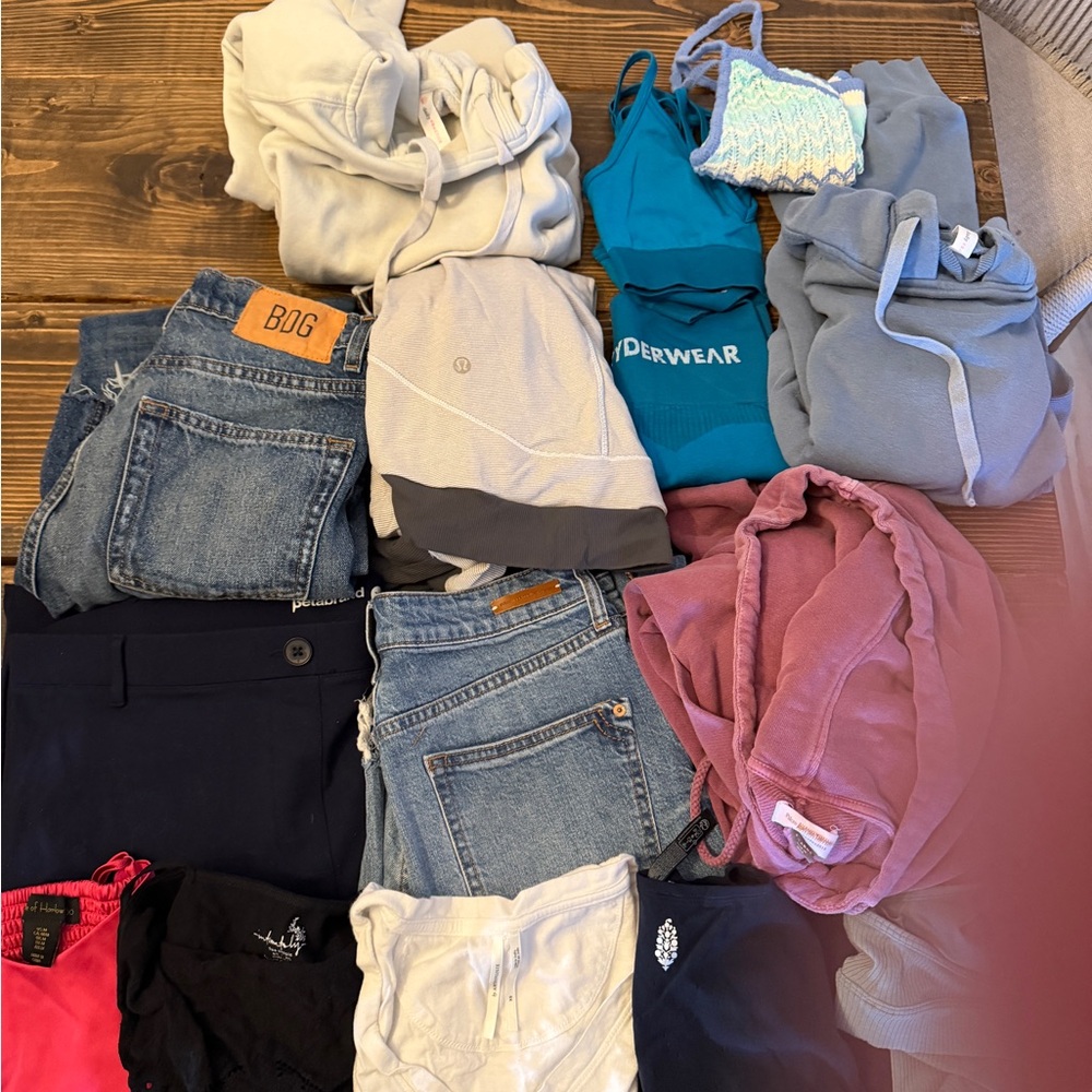 15 piece reseller bundle- Anthropologie, free people, lululemon, alo and more!